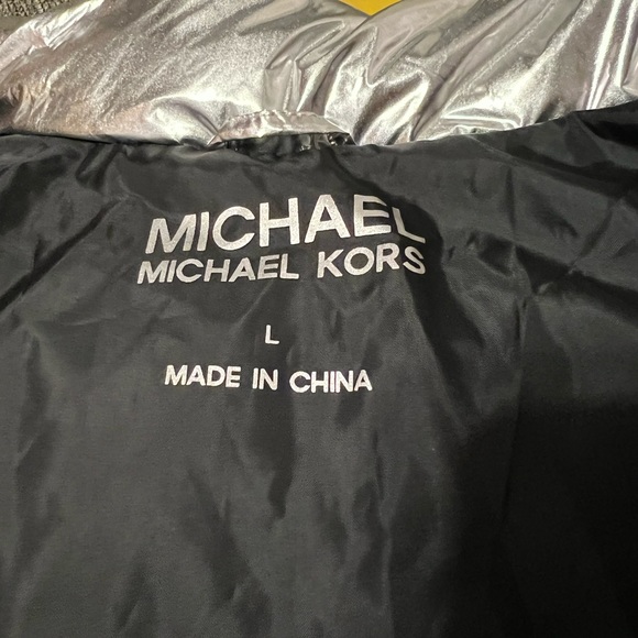 Michael Kors Belted metallic puffer Jacket - Picture 5 of 8